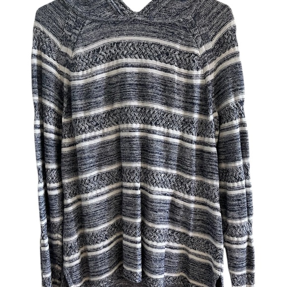 Tommy Bahama Sweaters - Tommy Bahama Ladies hooded sweater